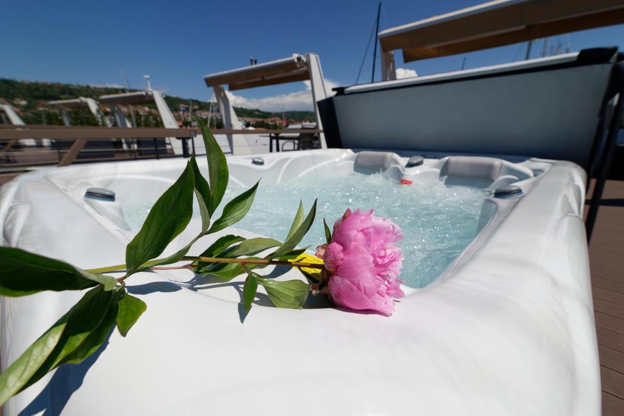 Вилла Floating House Marina Royal Порторож Экстерьер фото