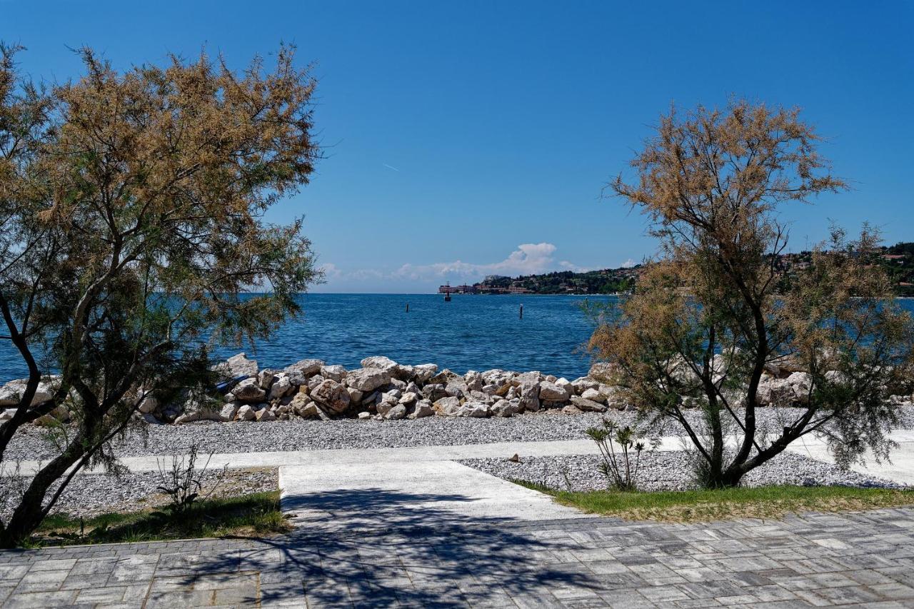 Вилла Floating House Marina Royal Порторож Экстерьер фото